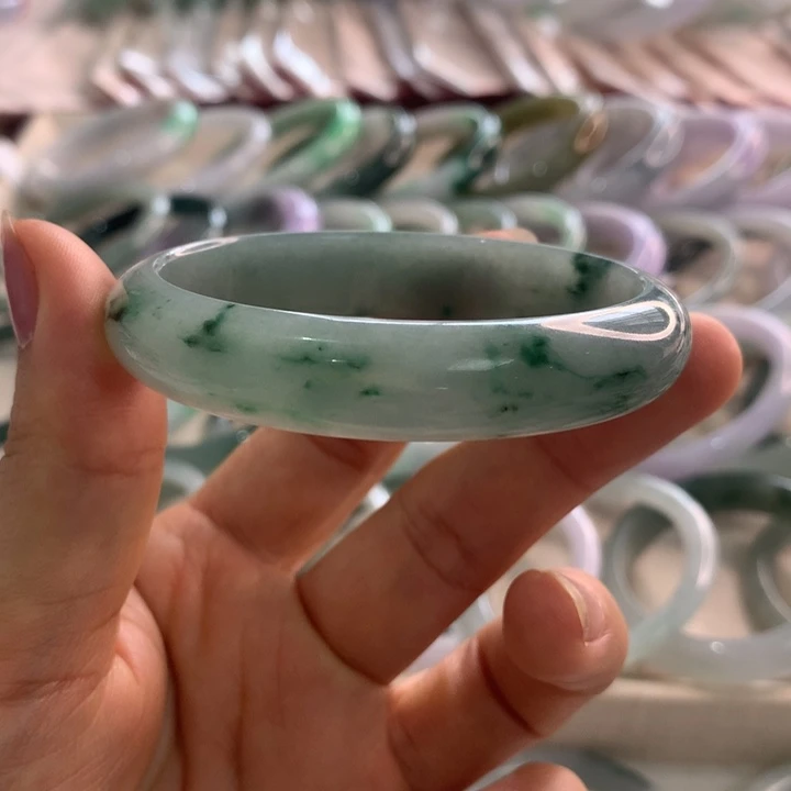 翡翠未镶嵌手镯贵妃飘花55