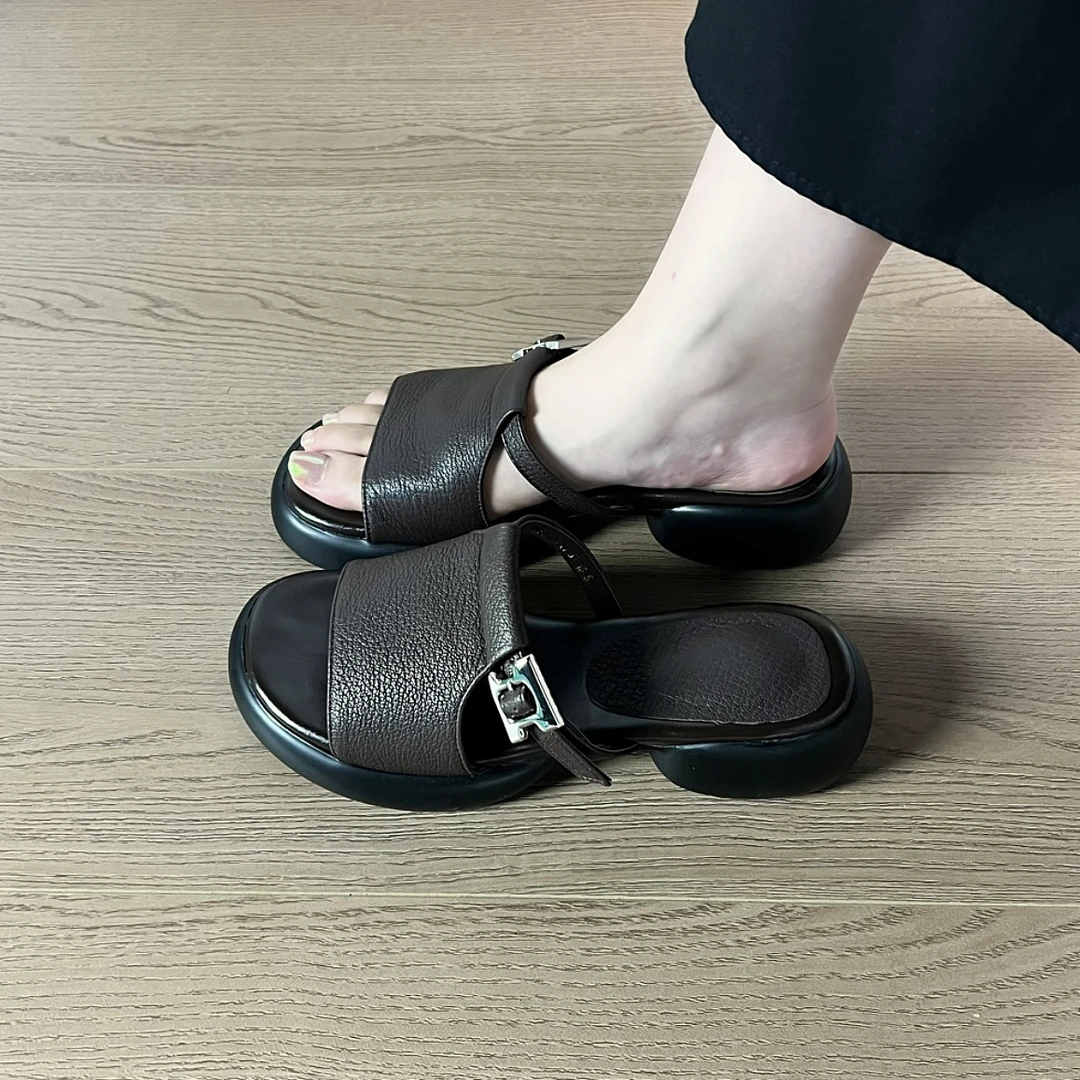 圆头露趾皮带扣镂空舒适凉拖鞋女4.5cm粗跟厚底外穿凉拖鞋女