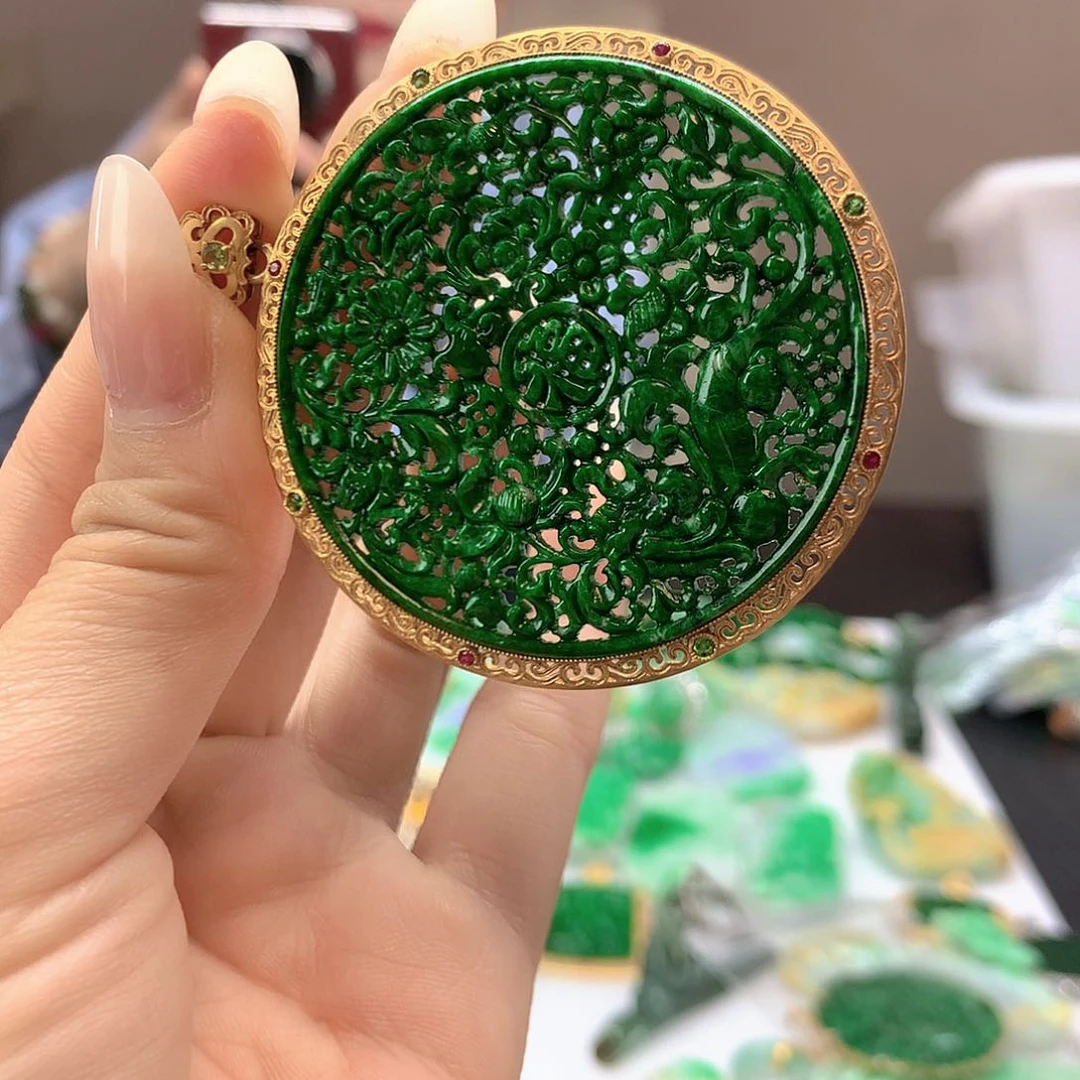 翡翠18K金镶嵌颈饰翡翠