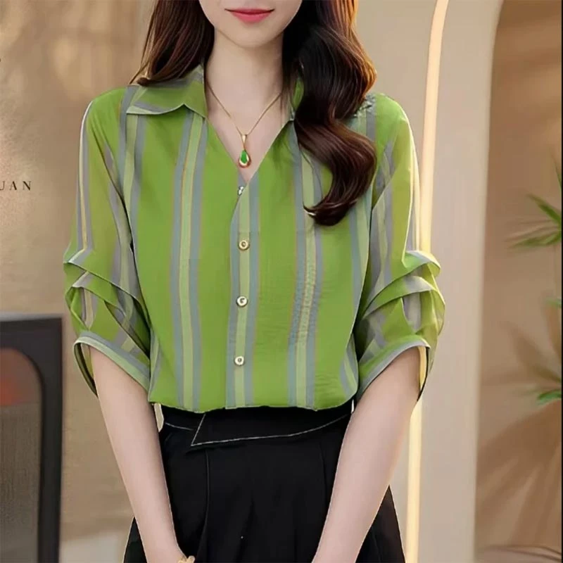 韩系独特条纹设计感polo领衬衫2025春季单排扣气质遮肉显瘦衬衣女