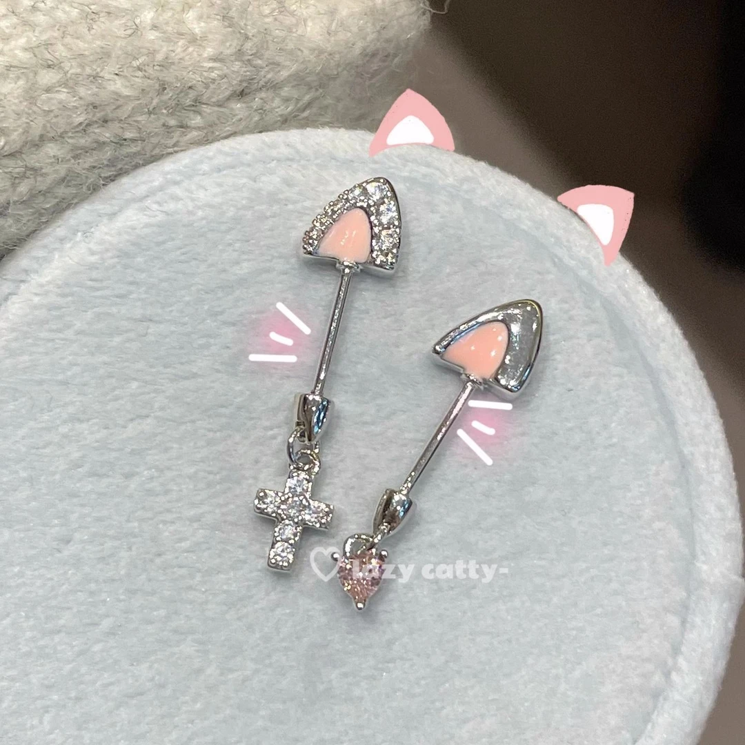 甜酷可爱粉猫耳朵耳轮钉2025新款十字架吊坠恶魔钉ins风小众百搭