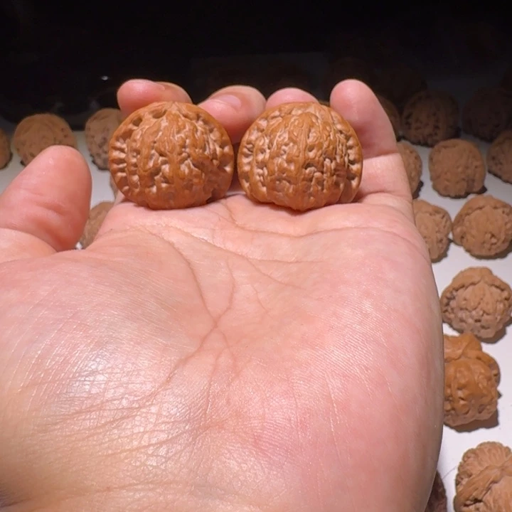 誓***海吊坠文玩核桃白狮子