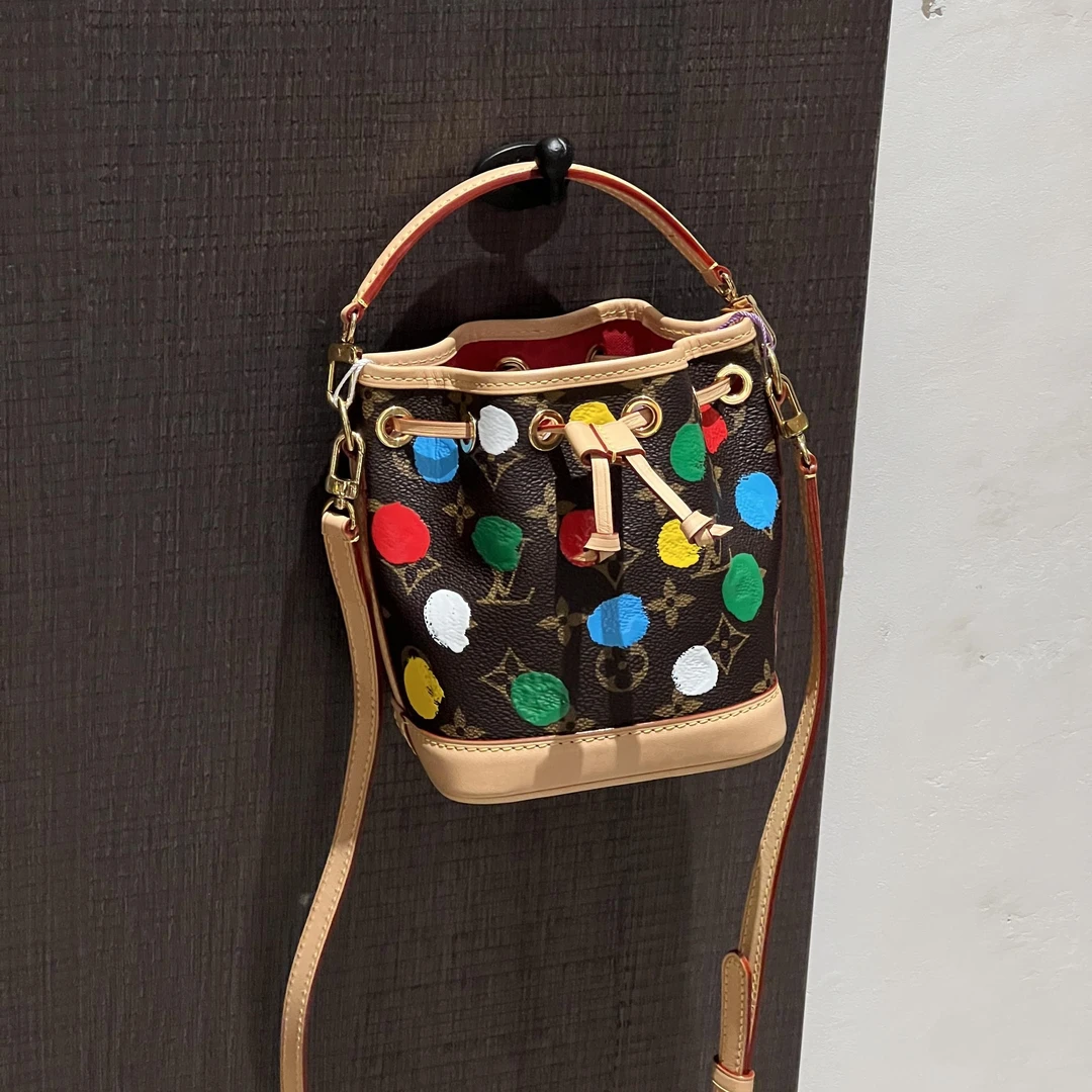 95新 LouisVuitton/路易威登 7819 老花草间弥生nano neo水桶芯片