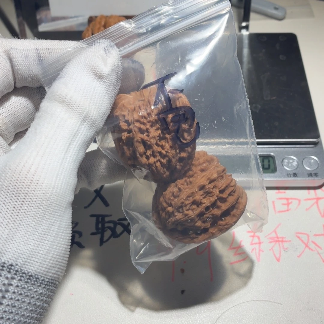 覔***.大叶紫檀（黑酸枝木类）