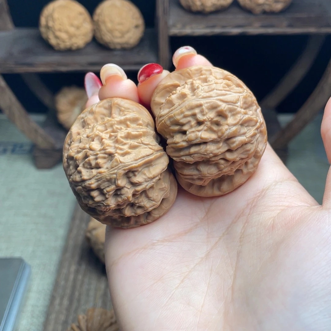 文玩核桃吊坠呀**豆白狮子44