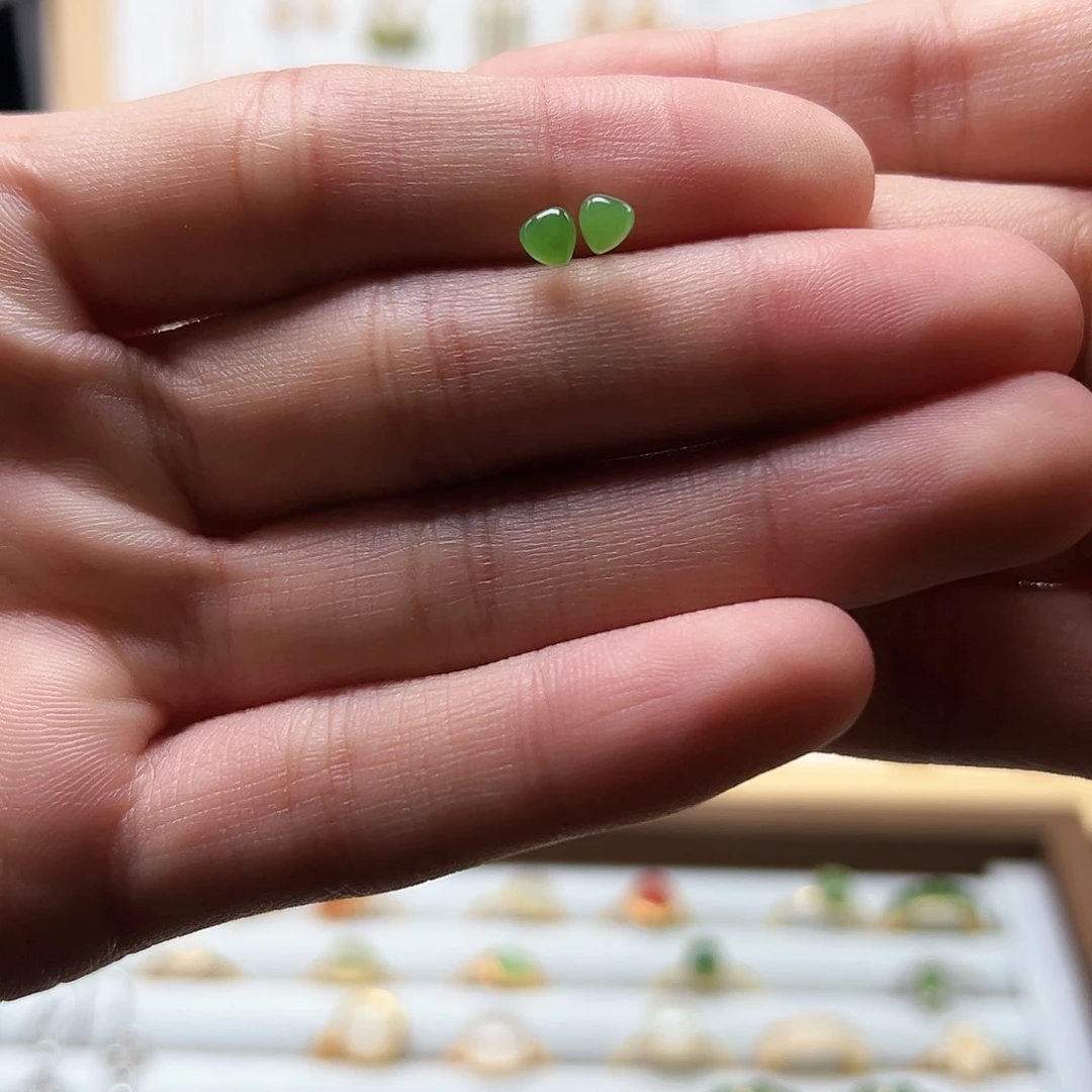 银S925镀金镶嵌和田玉耳饰