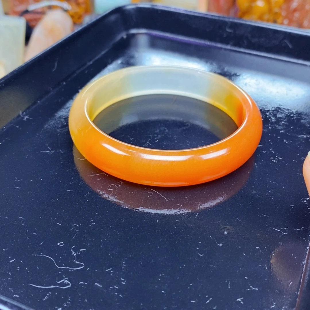 石英质玉（黄龙玉）未镶嵌颈饰