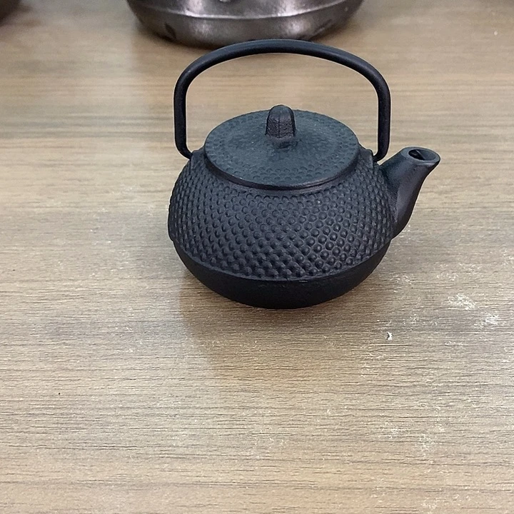 1颗粒铸铁壶摆件100毫升纯手工打造
