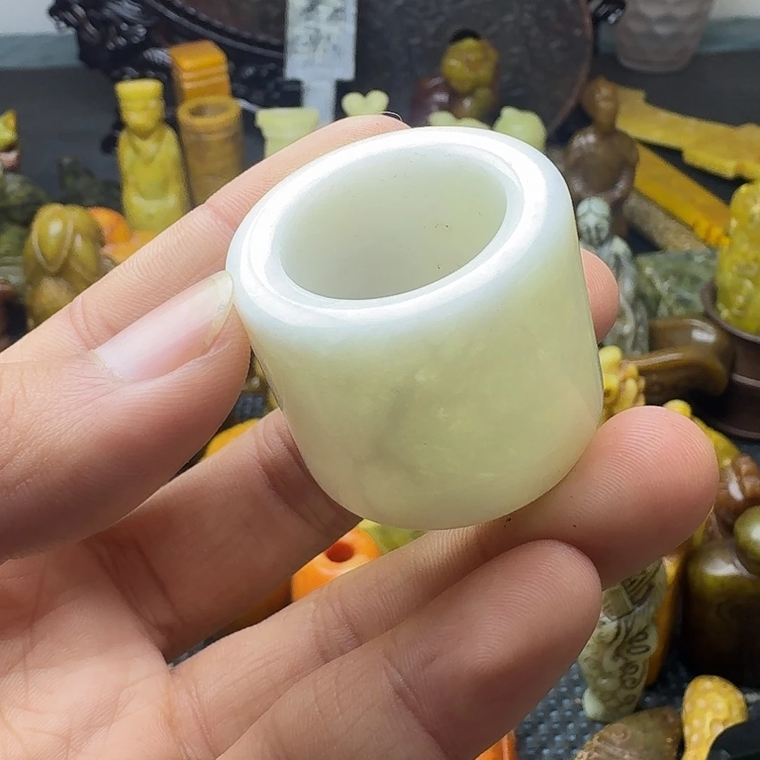 白玉菩提吊坠。。。