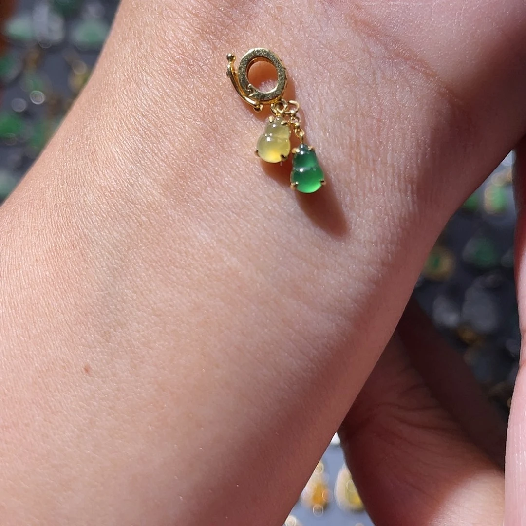 吊坠(不含链)18K金镶嵌翡翠