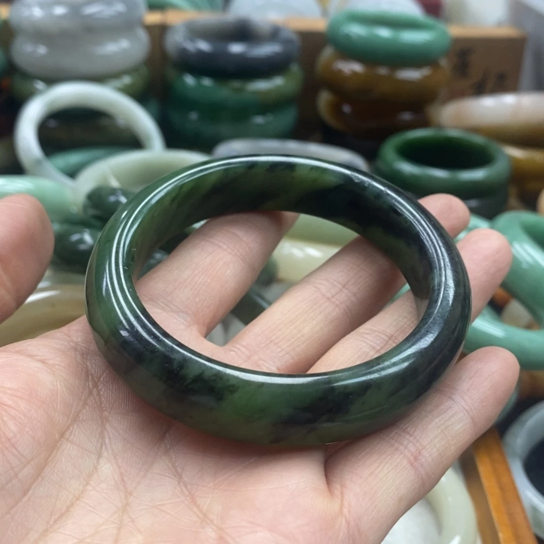 清***酒石英质玉手镯未镶嵌