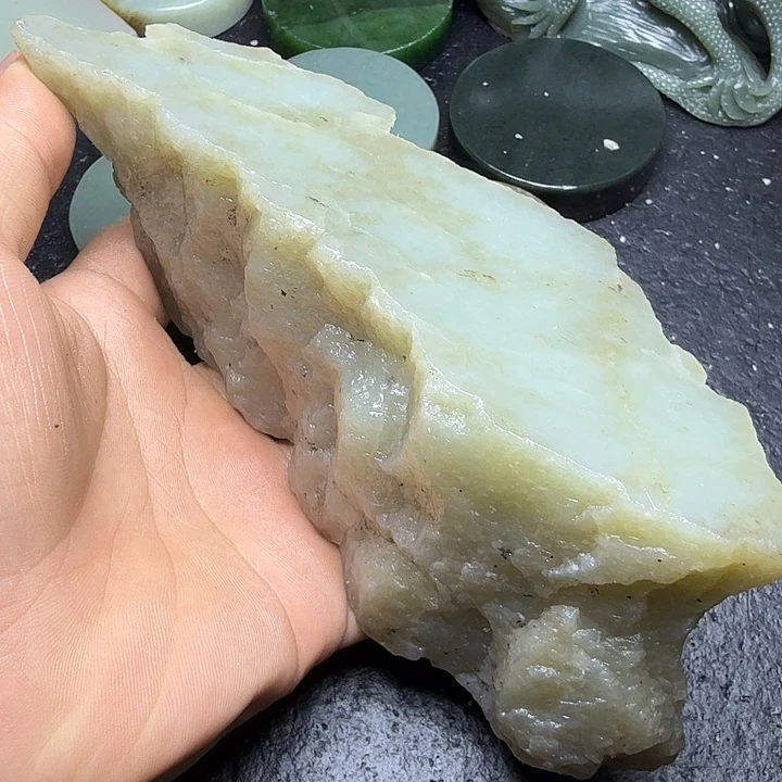 和田玉（糖玉）未镶嵌珠宝奇石