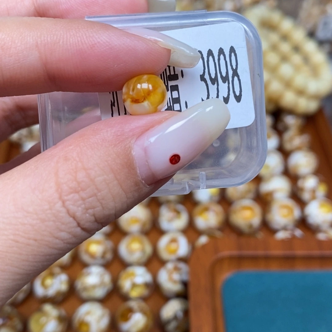 蜜蜡未镶嵌珠宝奇石3998