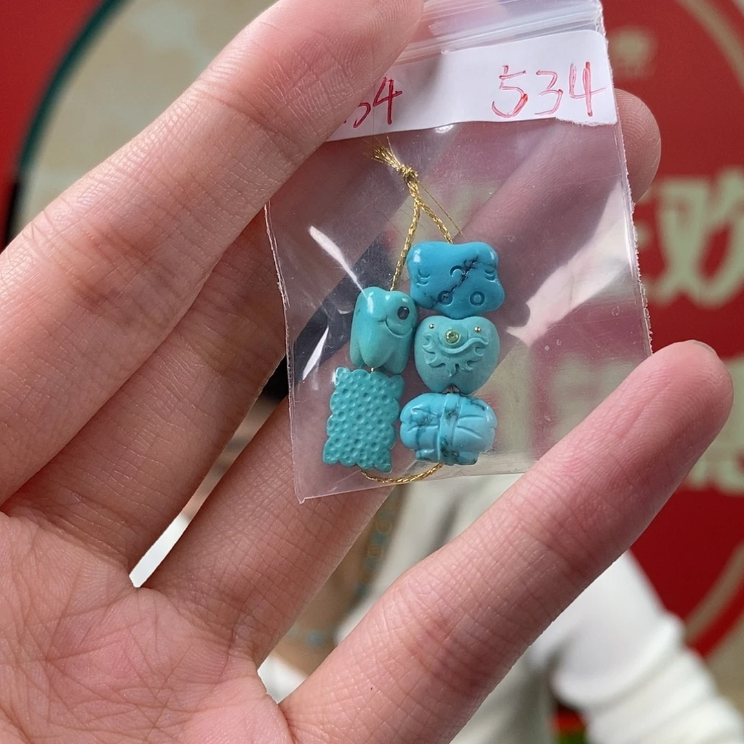 绿松石未镶嵌珠宝奇石