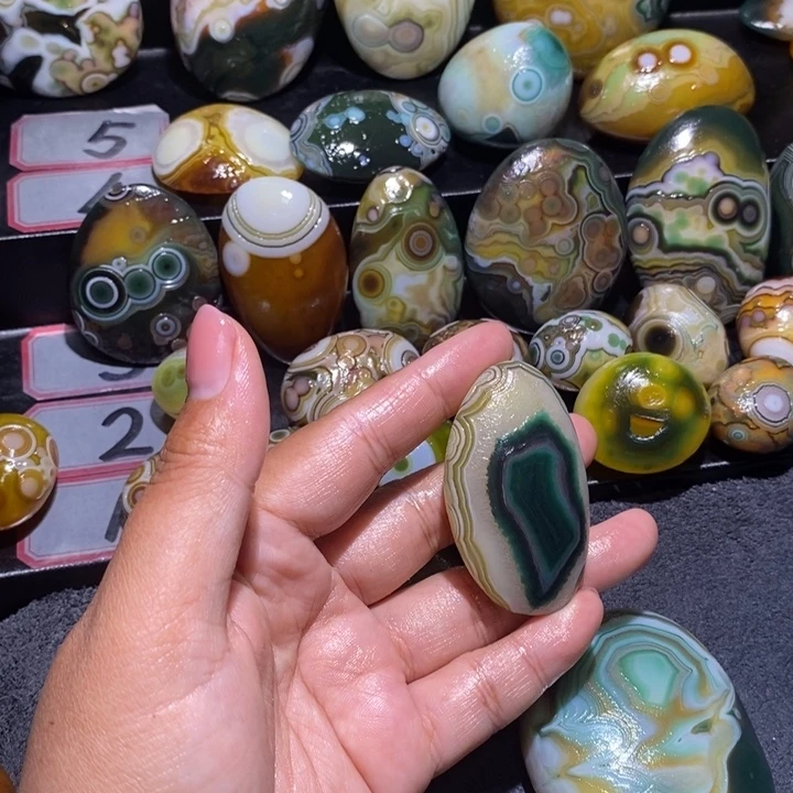 毛***记玛瑙/玉髓未镶嵌珠宝半成品