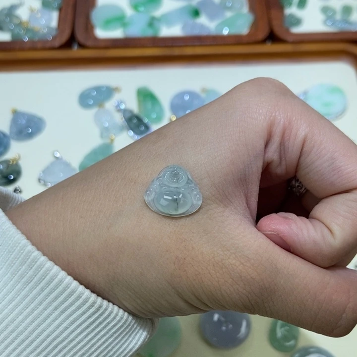 颈饰未镶嵌翡翠佛公