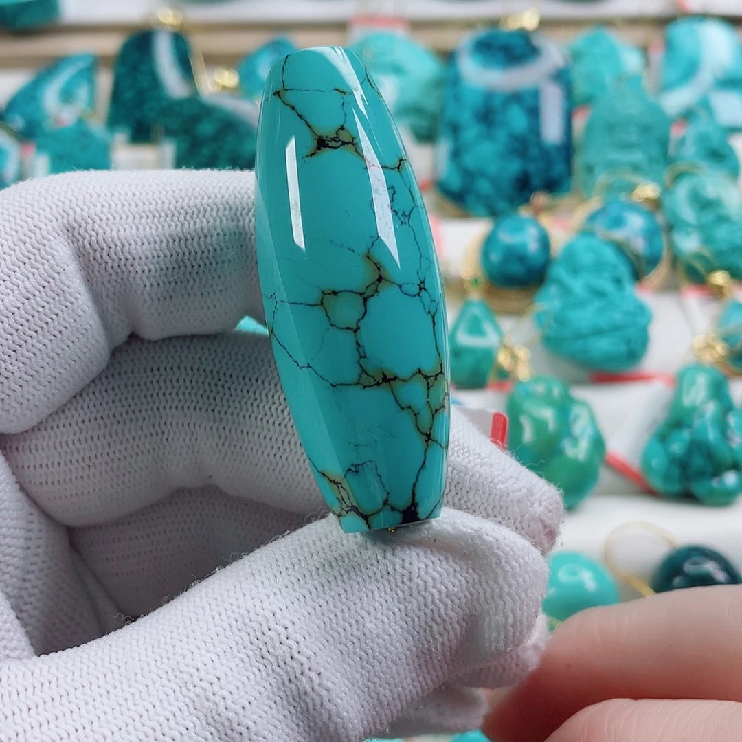 绿松石未镶嵌颈饰直径19