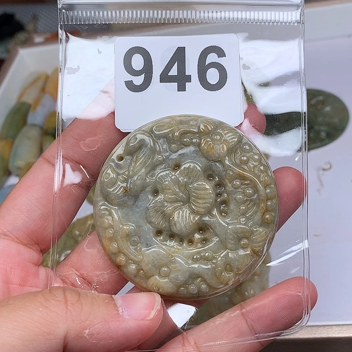 翡翠未镶嵌颈饰随****）翡翠