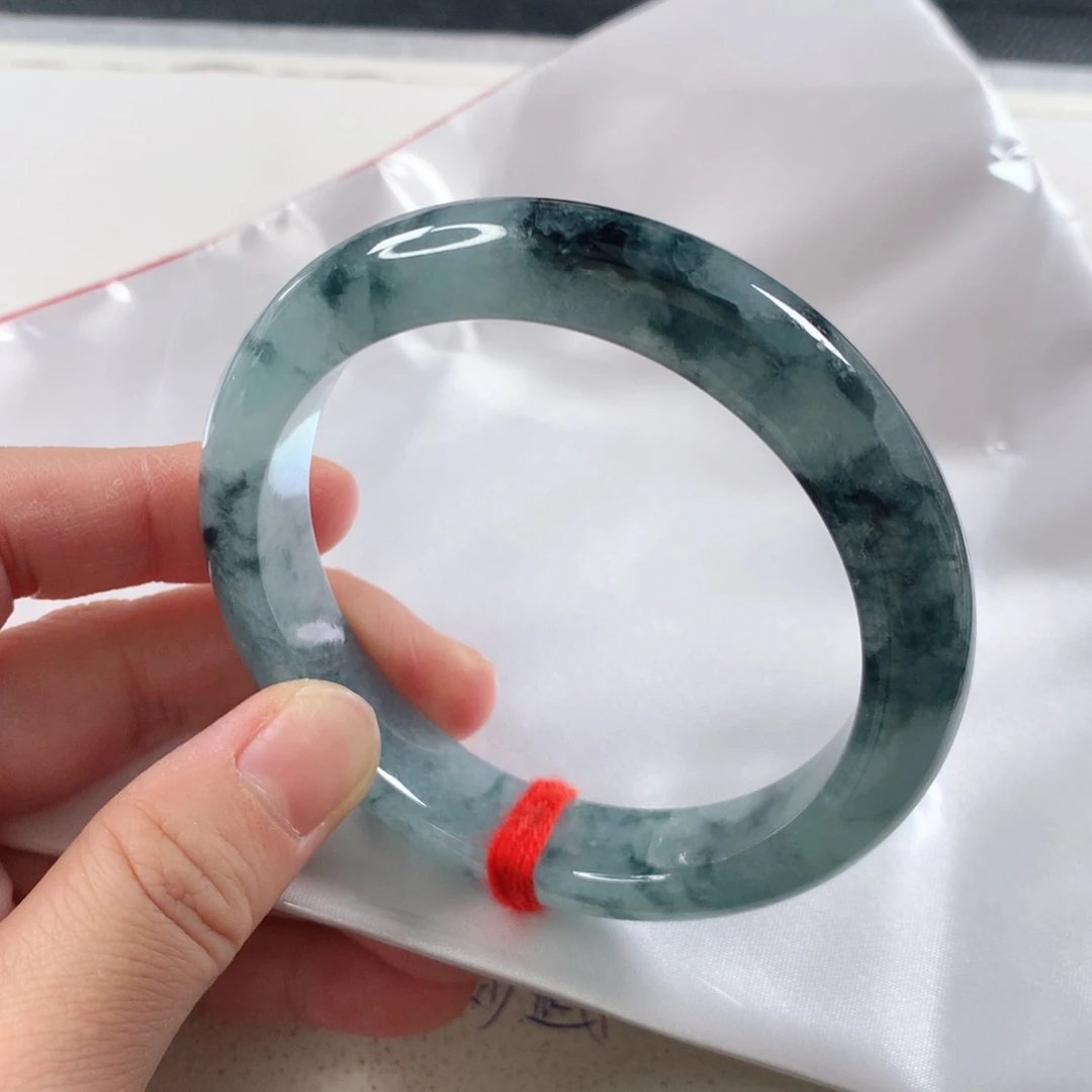 未镶嵌手镯翡翠M****? 正圈