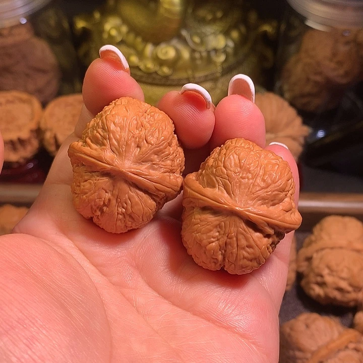 文玩核桃吊坠33尺红方印