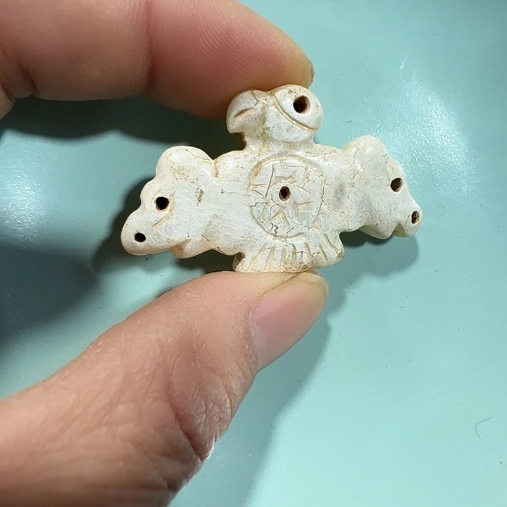 透闪石质玉未镶嵌挂件