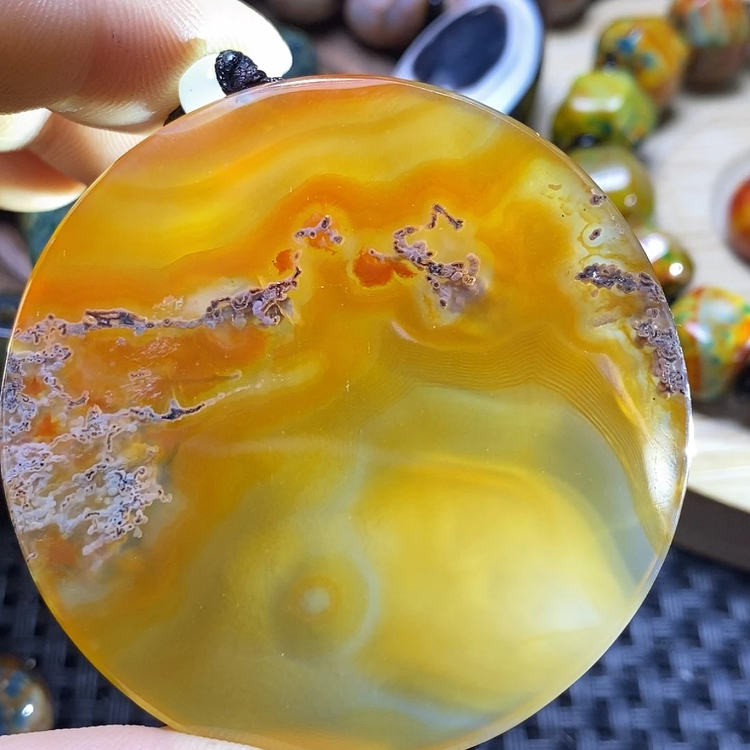 知***乐玛瑙/玉髓未镶嵌颈饰