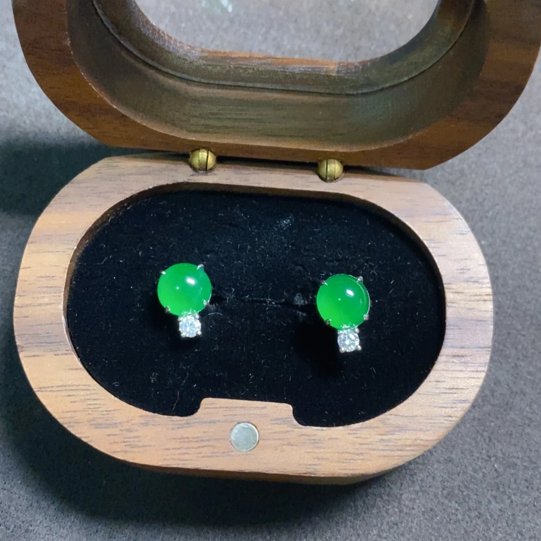 翡翠铂Pt950镶嵌耳钉天然