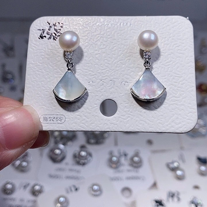 未镶嵌耳饰淡水珍珠