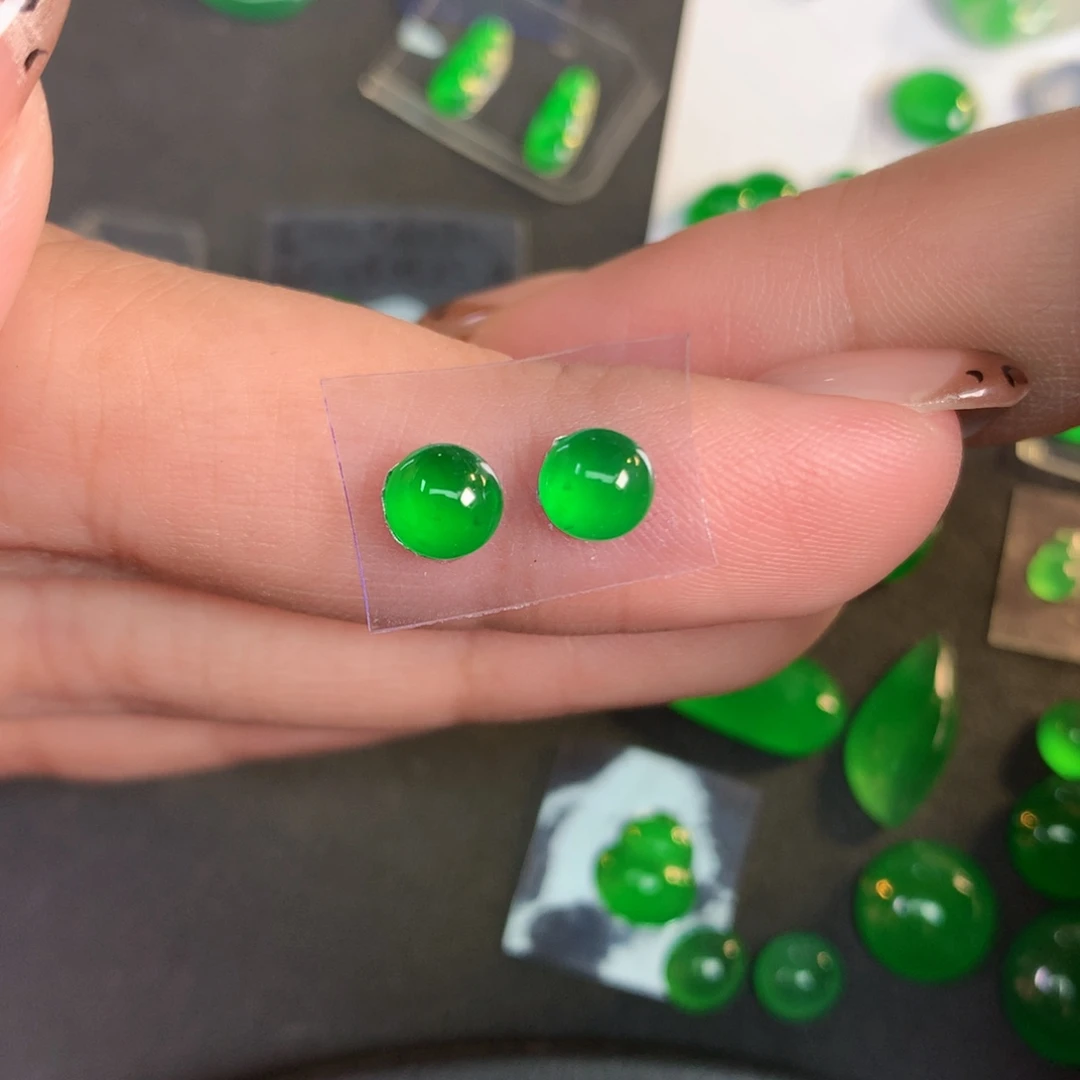 翡翠裸石翡翠5.47-5.44-3.04