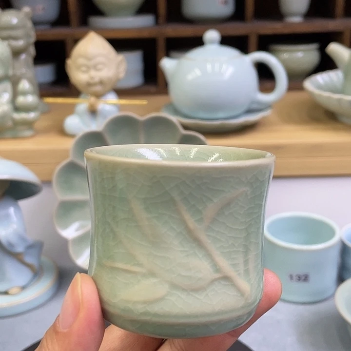 陶瓷杯子微瑕仿古绿釉