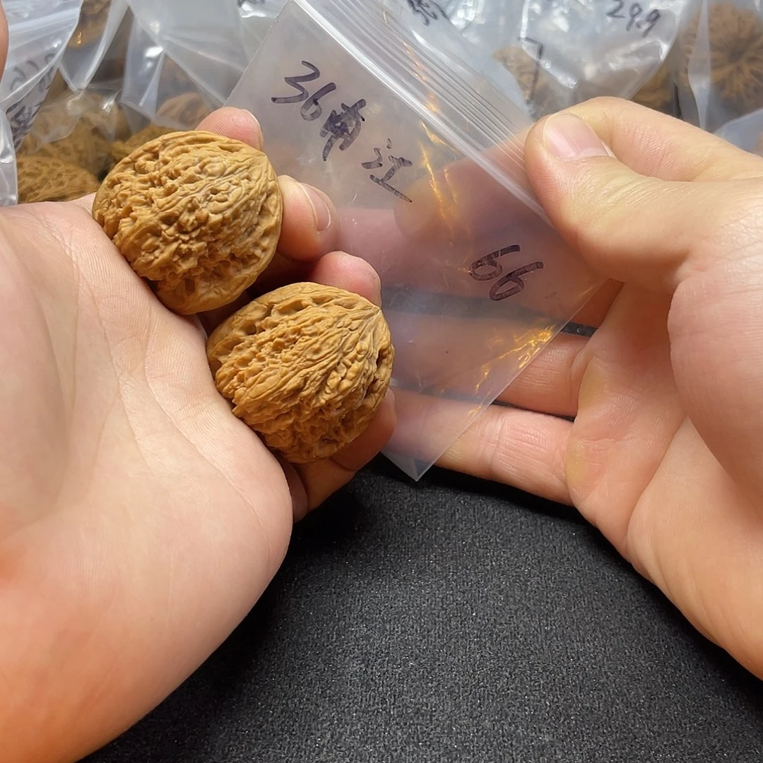 文玩核桃把件南疆