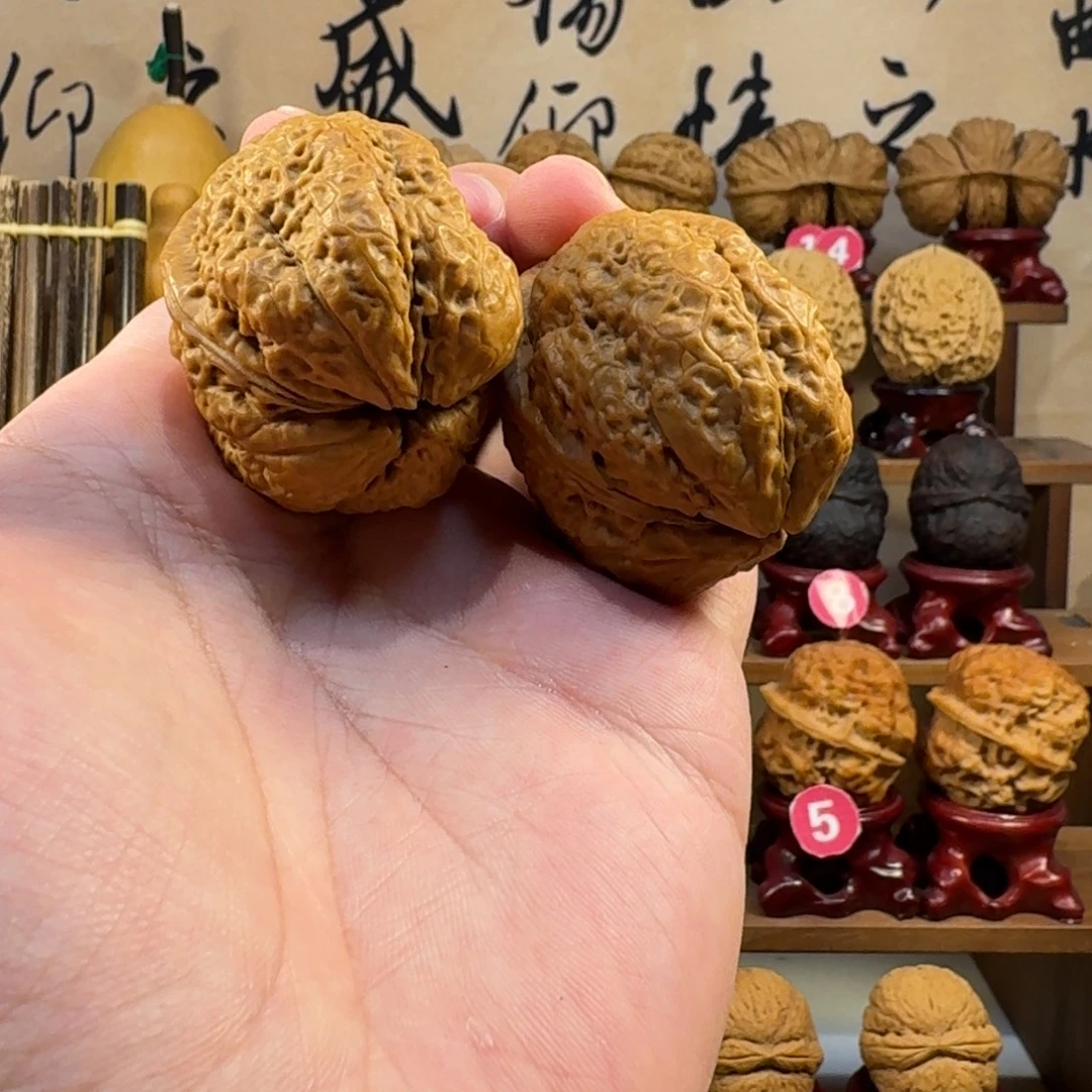 铁核桃把件上古蟾王