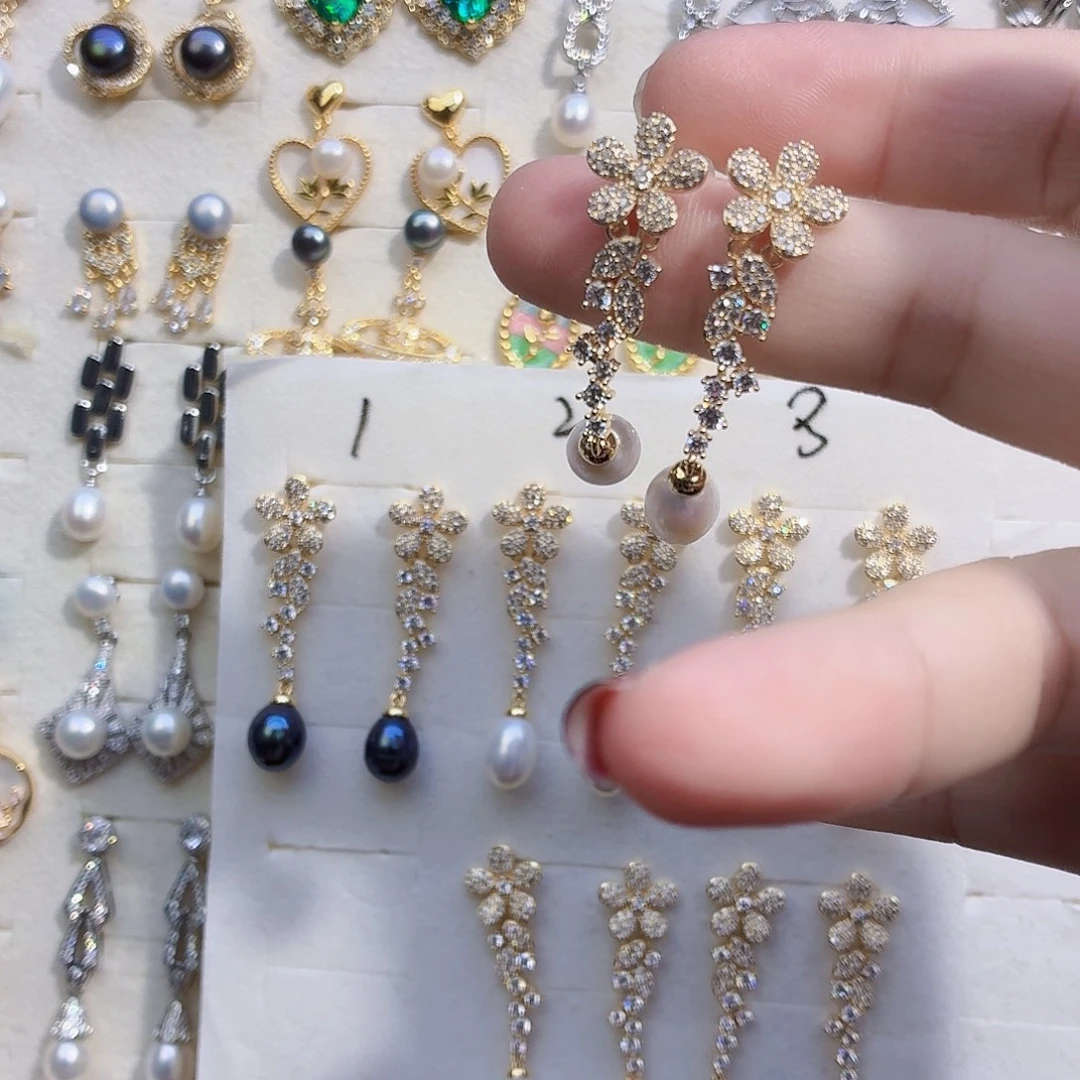 独***军耳饰淡水珍珠合金