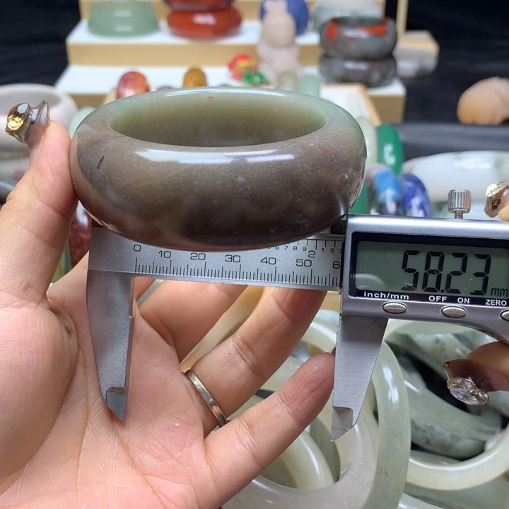 未镶嵌手镯石英质玉