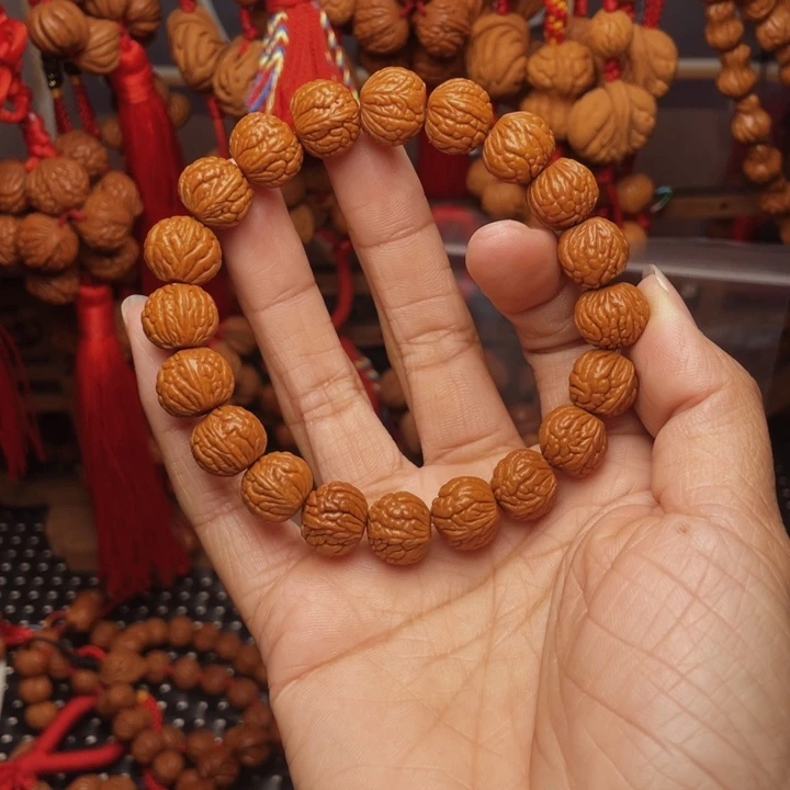 木质类龙纹桃枭挂件