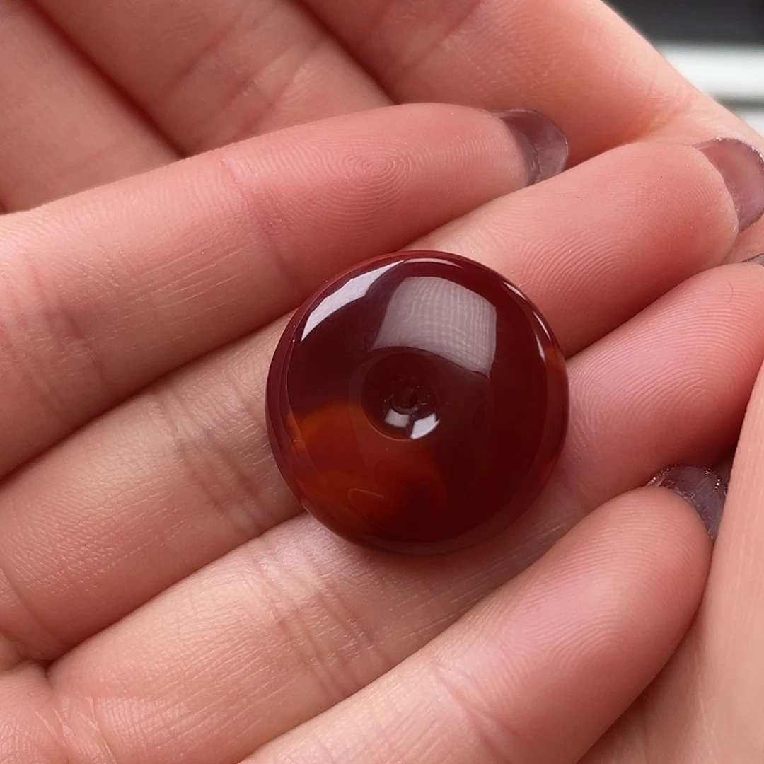 南红玛瑙吊坠未镶嵌