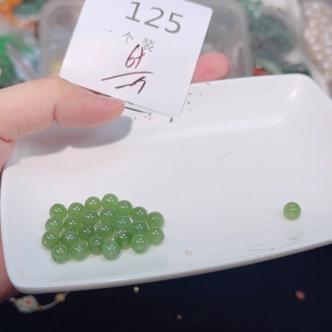 未镶嵌珠宝半成品水晶125 。