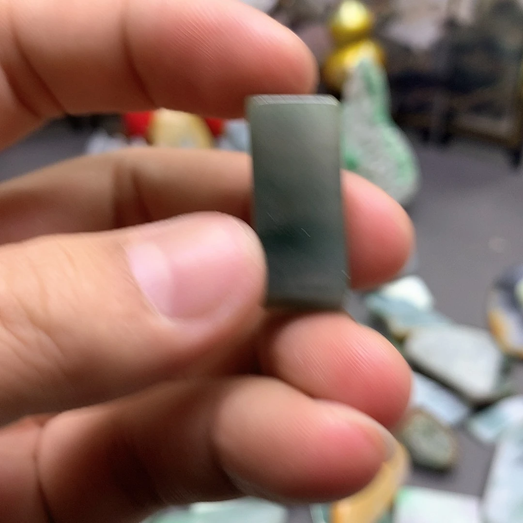 翡翠耳饰未镶嵌是***~翡翠