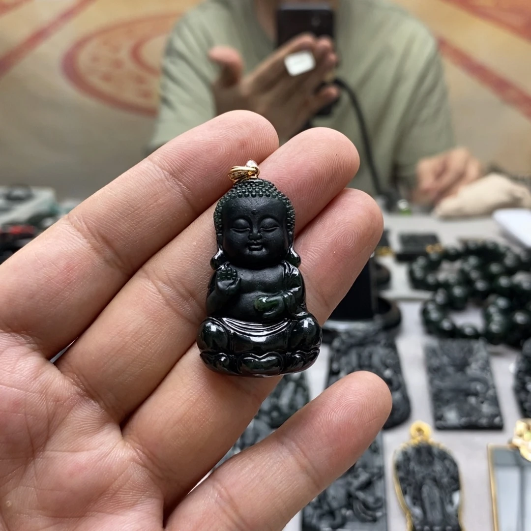 翡翠18K金镶嵌颈饰宝宝佛