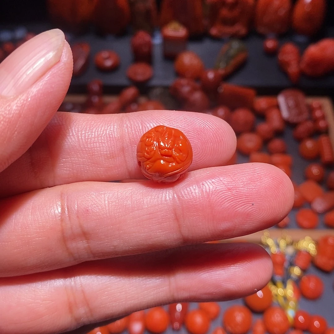 沉***道南红玛瑙未镶嵌精工龙珠