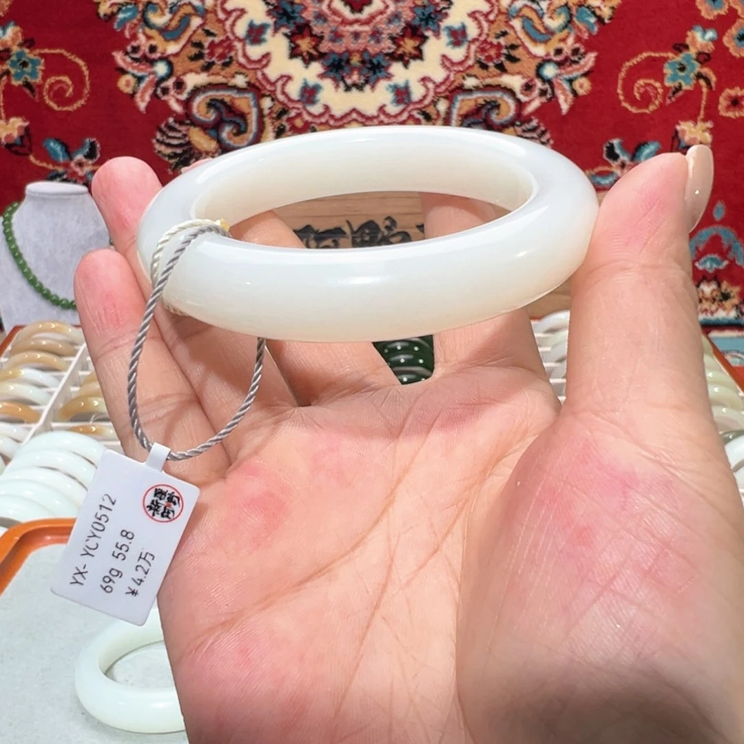 未镶嵌手镯和田玉55.8新疆和田玉暖白手镯