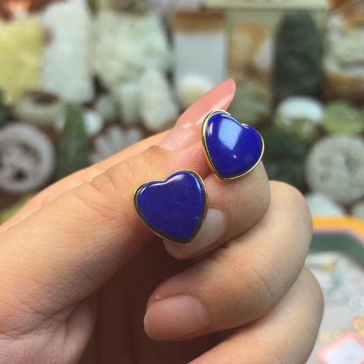 じ****和田玉未镶嵌颈饰