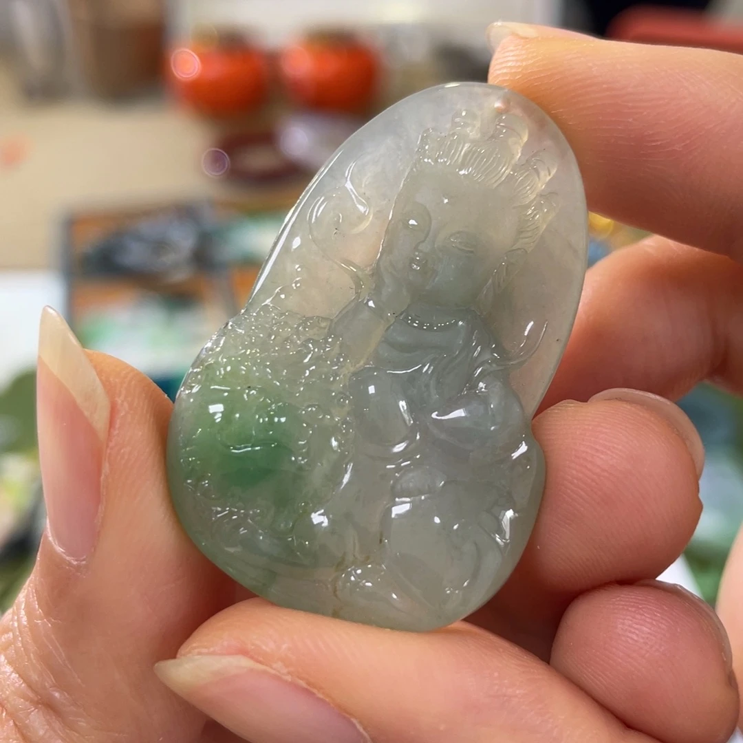 翡翠未镶嵌颈饰文殊