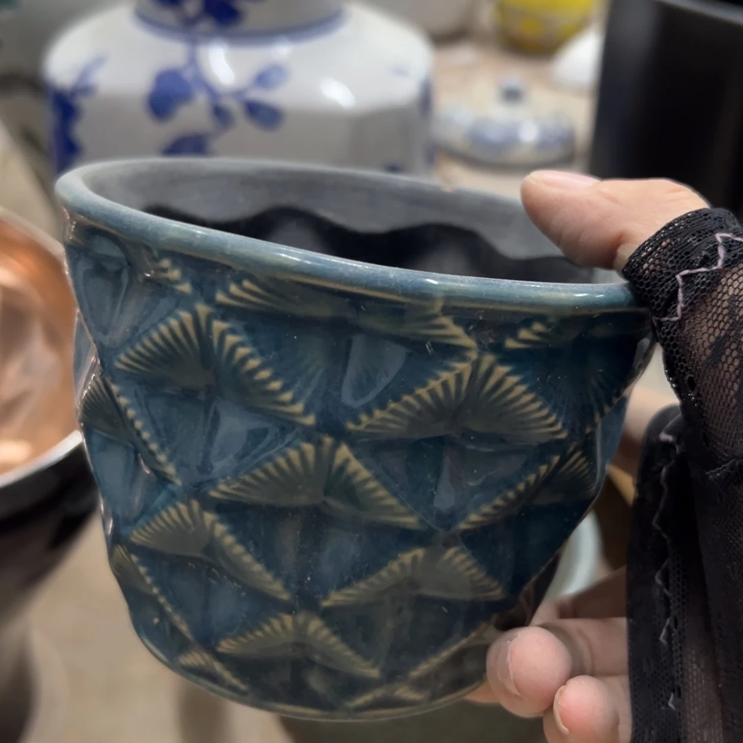 瓷片微瑕青花瓷器值得厚爱
