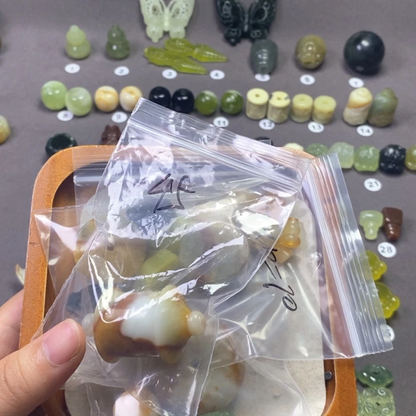 【闪购商品】岫玉未镶嵌吊坠(不含链)t****g