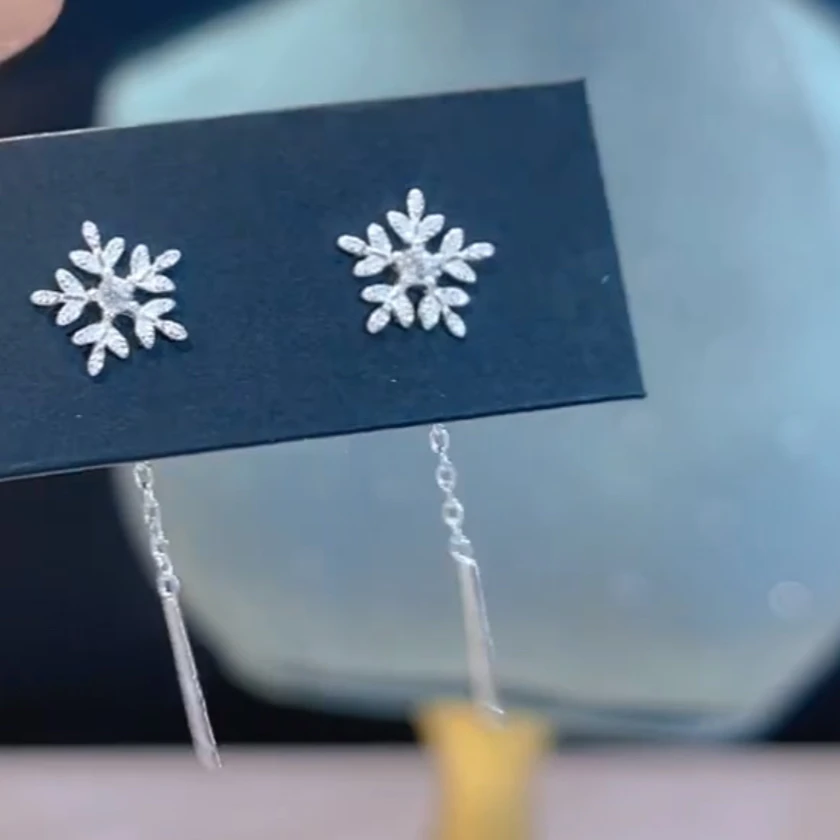 合金耳饰 圣诞雪花银色耳线小众轻奢质感百搭精致高级温柔