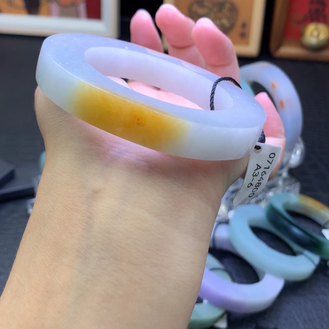 未镶嵌鸡油黄定制翡翠