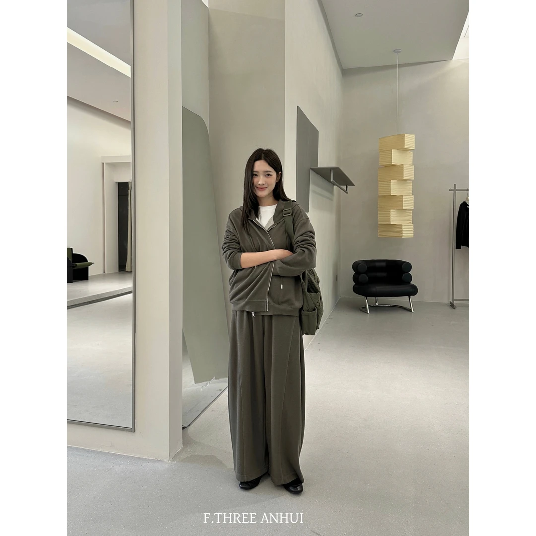 F.THREE三姐妹-25休闲运动风连帽外套+阔腿裤套装（含8羊毛）9808