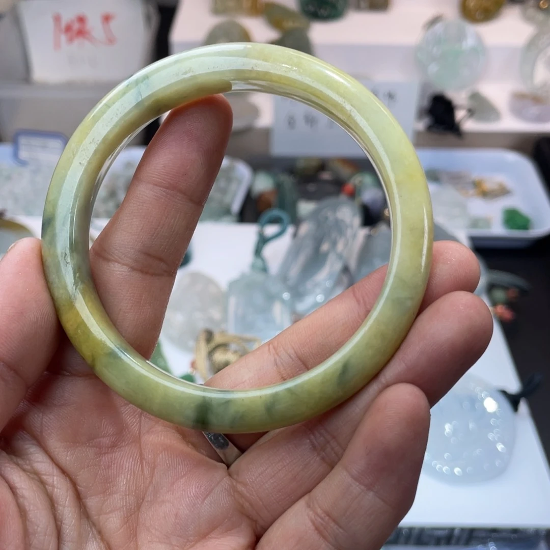 翡翠手镯未镶嵌洛**水手镯一条