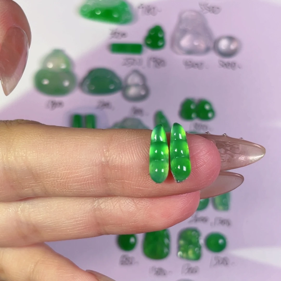 翡翠未镶嵌颈饰裸石